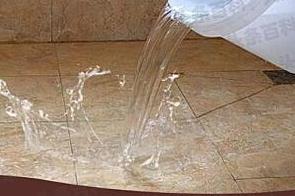 保靖漏水维修 免砸砖防水材料该如何施工